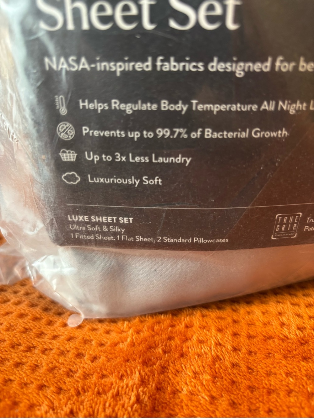 Miracle Self-Cooling Sheet Set in Light Gray - Picture 5 of 6